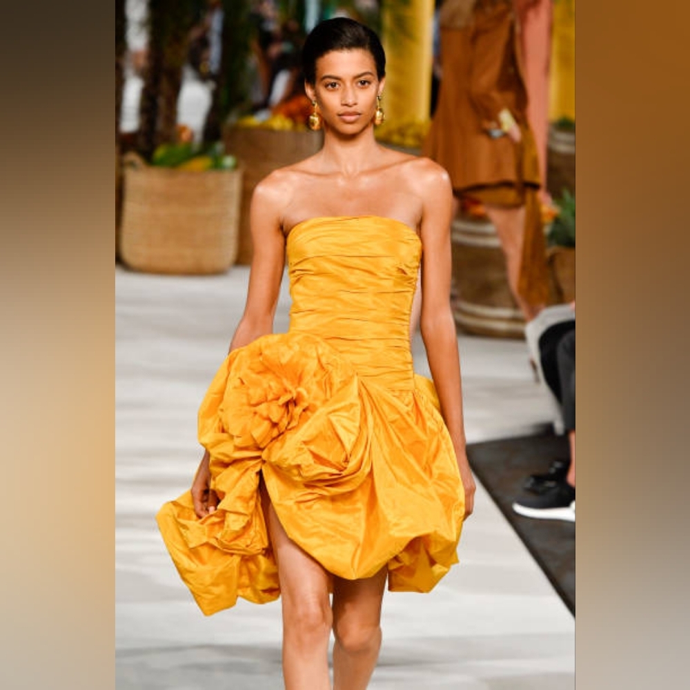 $6,900 OSCAR DE LA RENTA SILK SAFFRON ORANGE MARIGOLD ROSETTE RUNWAY DRESS  0 XS